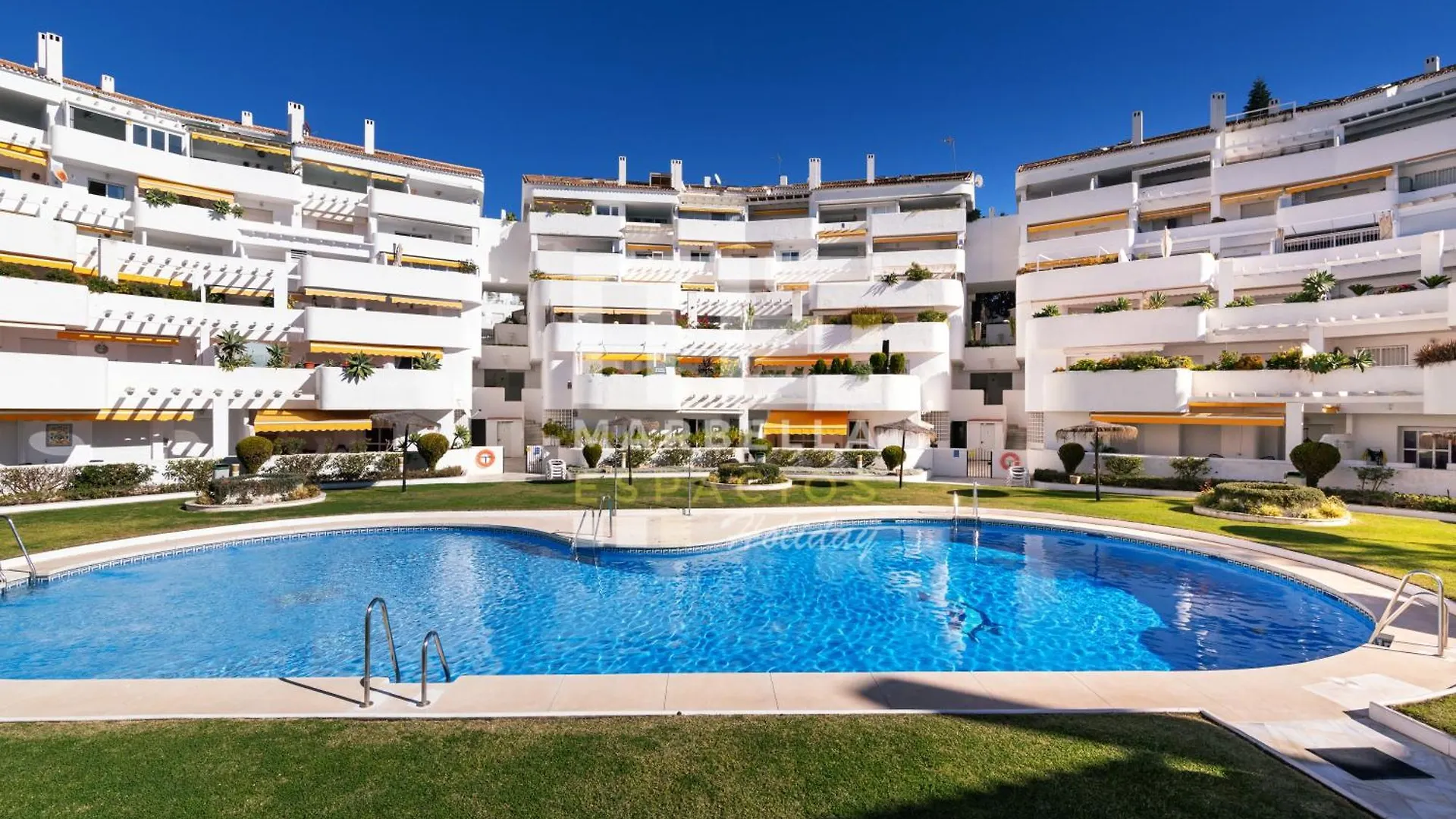 Apartment El Dorado 3 Dormitorios Cerca Puerto Banus Marbella Spain
