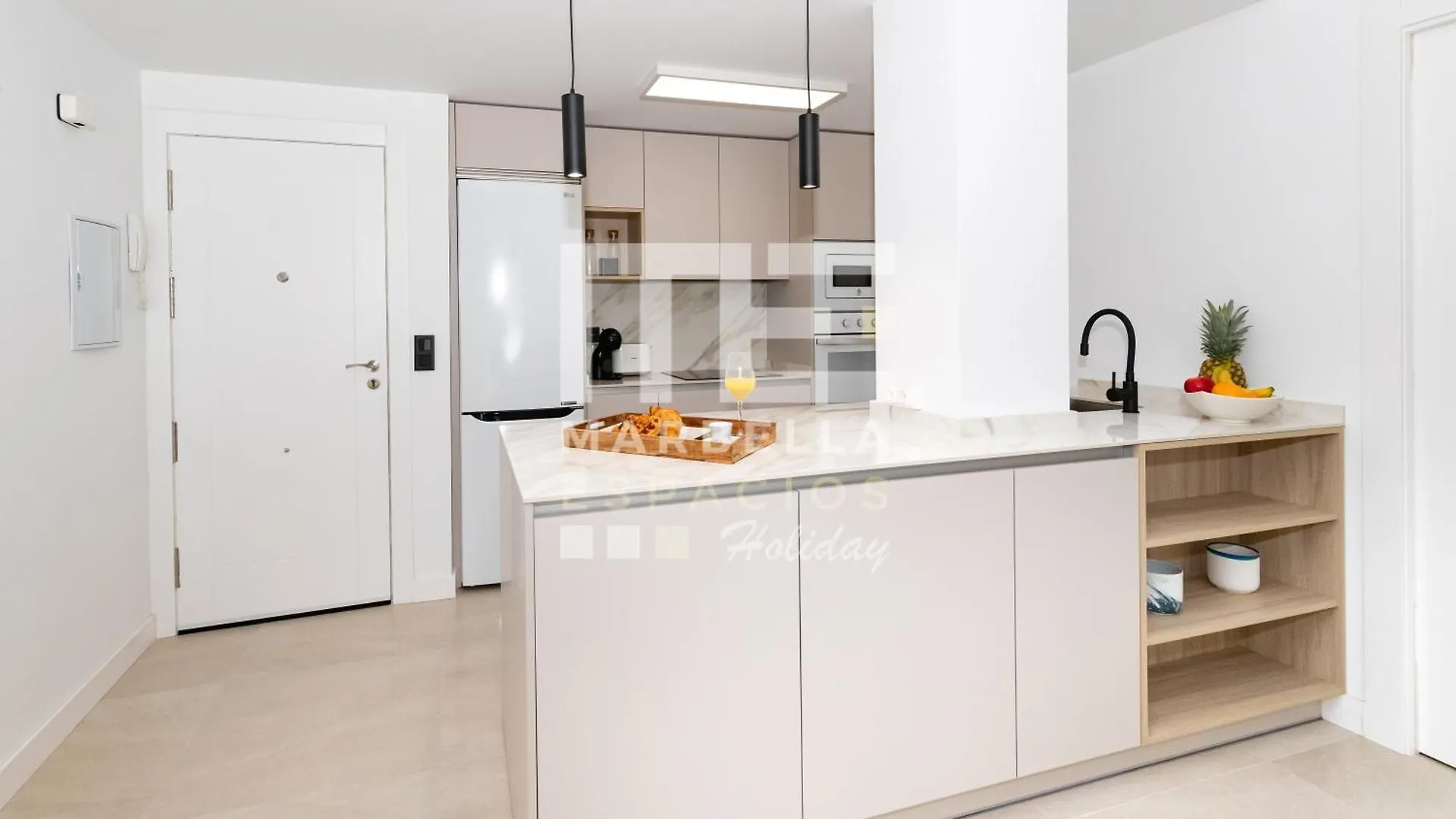 Apartment El Dorado 3 Dormitorios Cerca Puerto Banus Marbella