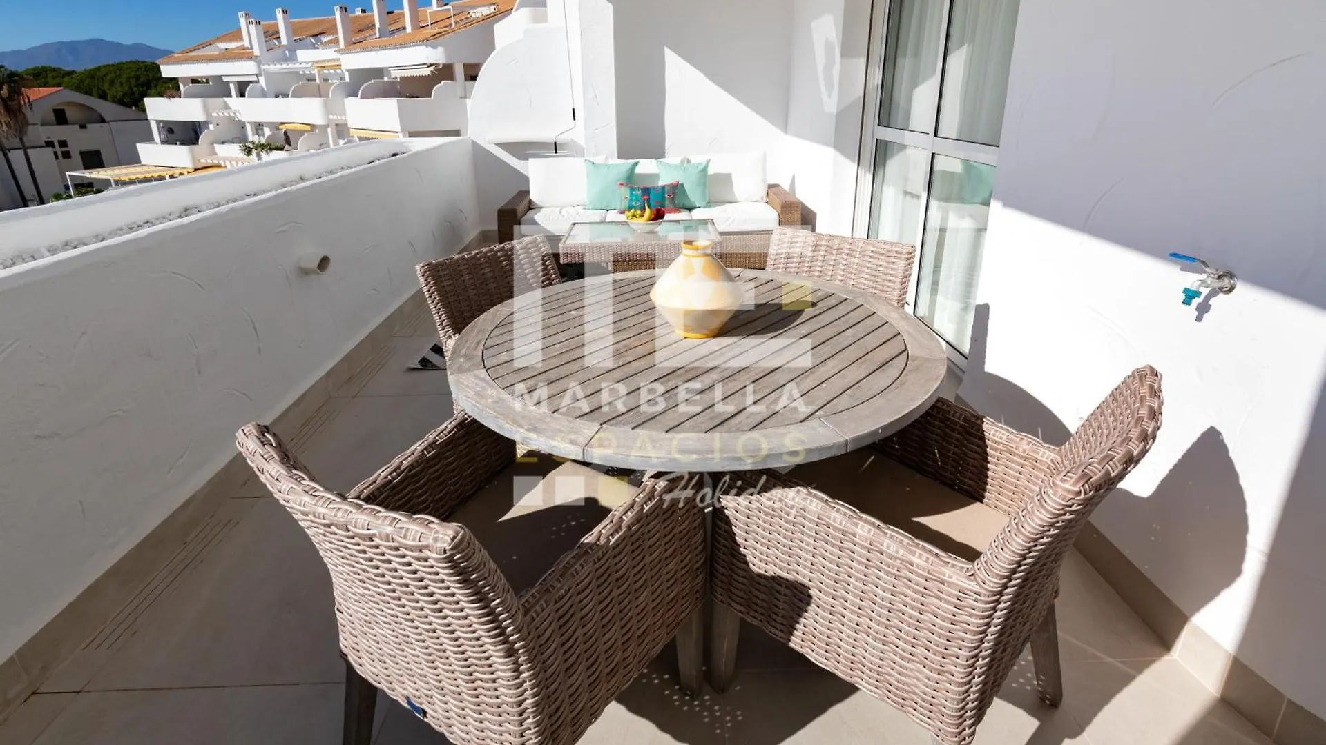 Apartment El Dorado 3 Dormitorios Cerca Puerto Banus Marbella